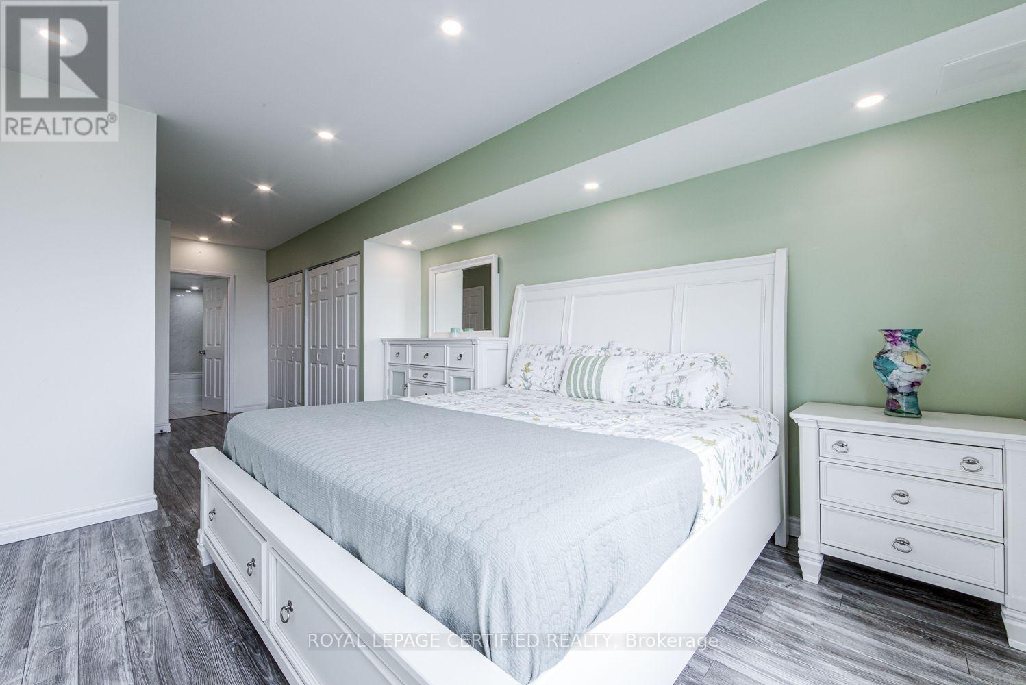#1911 5 CONCORDE PLACE - 16