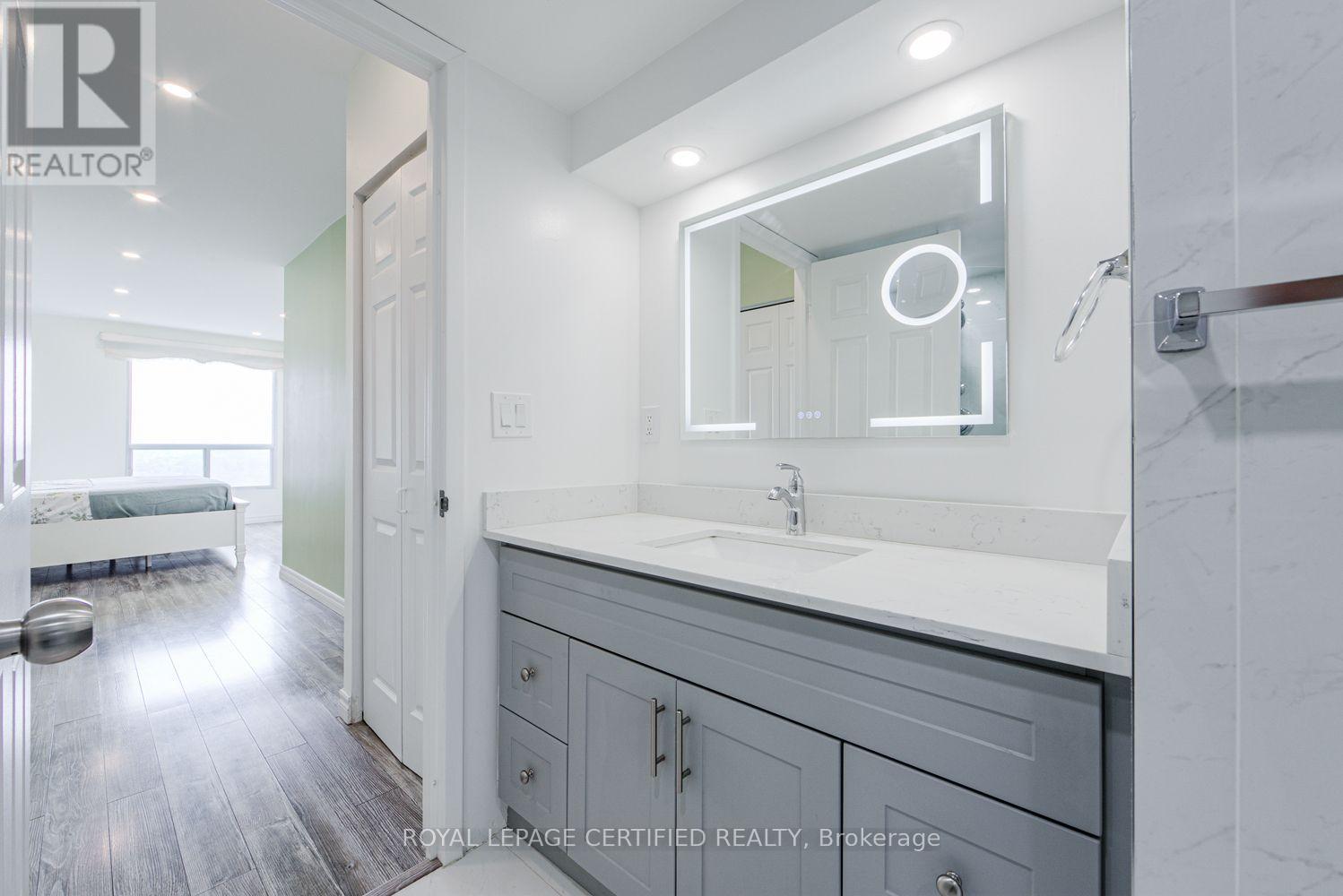 #1911 5 CONCORDE PLACE - Image 18