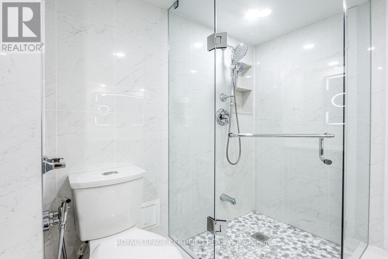 #1911 5 CONCORDE PLACE - Image 20