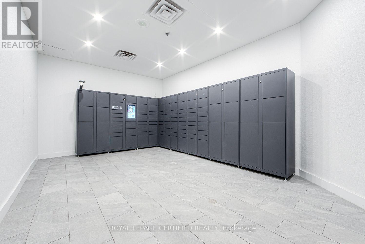 #1911 5 CONCORDE PLACE - Image 31