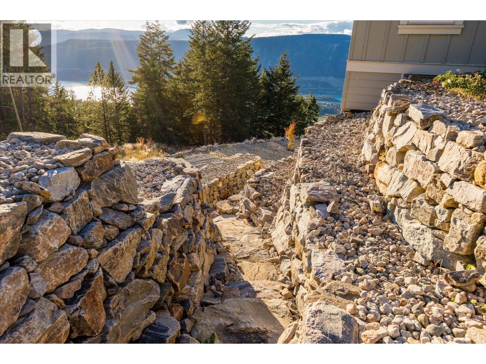 6022 Oyama Lake Road - 65