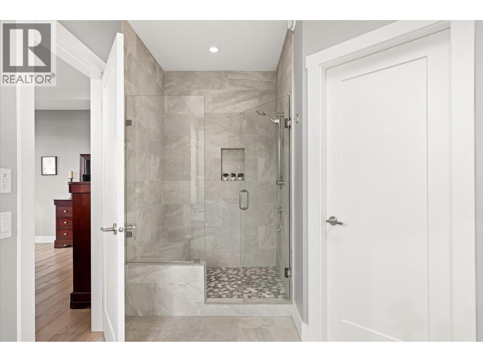 6022 Oyama Lake Road - 32