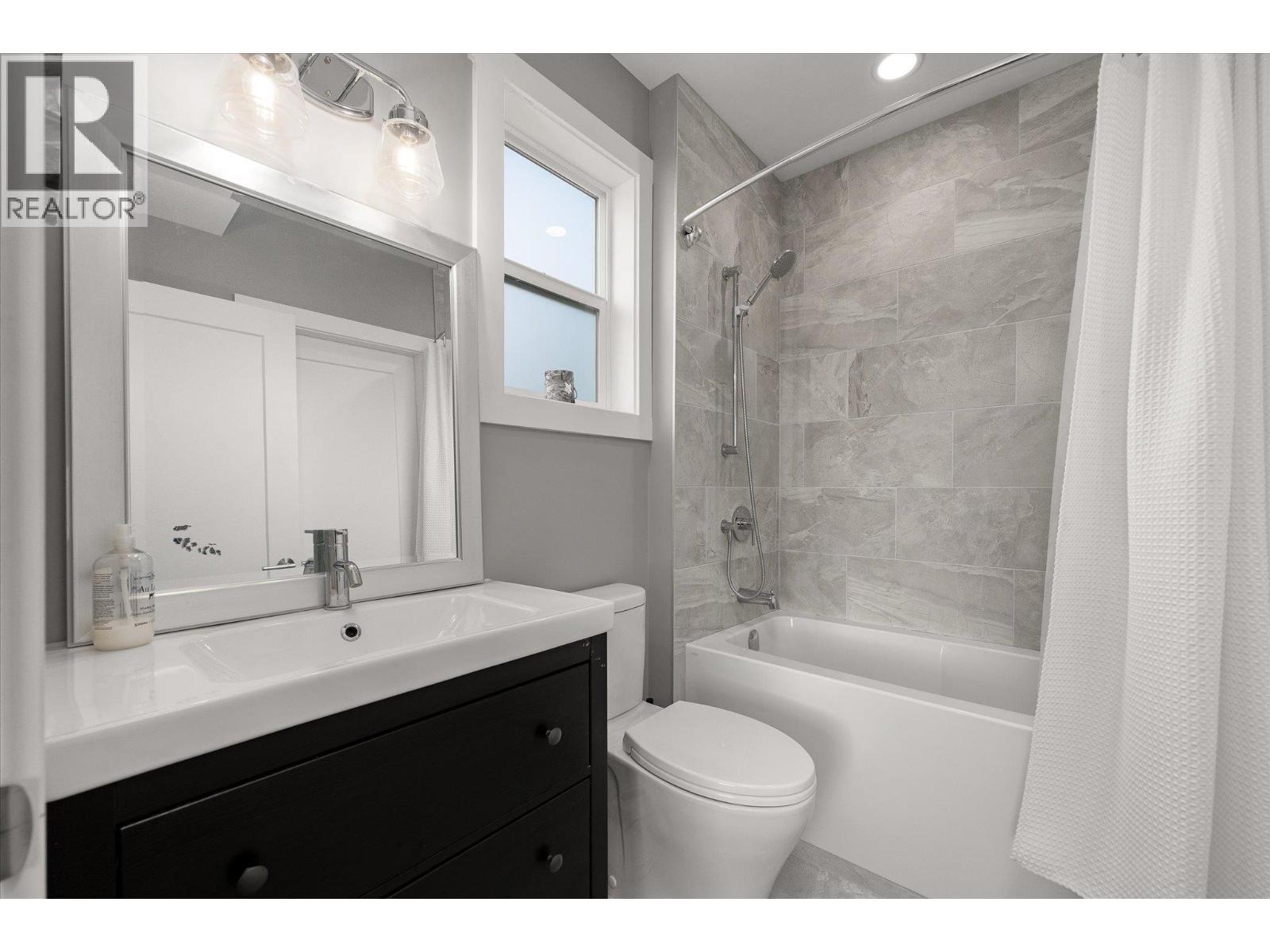 6022 Oyama Lake Road - 48
