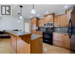 Living room - 611 Shuswap Street Sw Unit# 202, Salmon Arm, BC V1E0A2 Photo 7