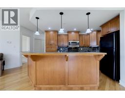 Kitchen - 611 Shuswap Street Sw Unit# 202, Salmon Arm, BC V1E0A2 Photo 8