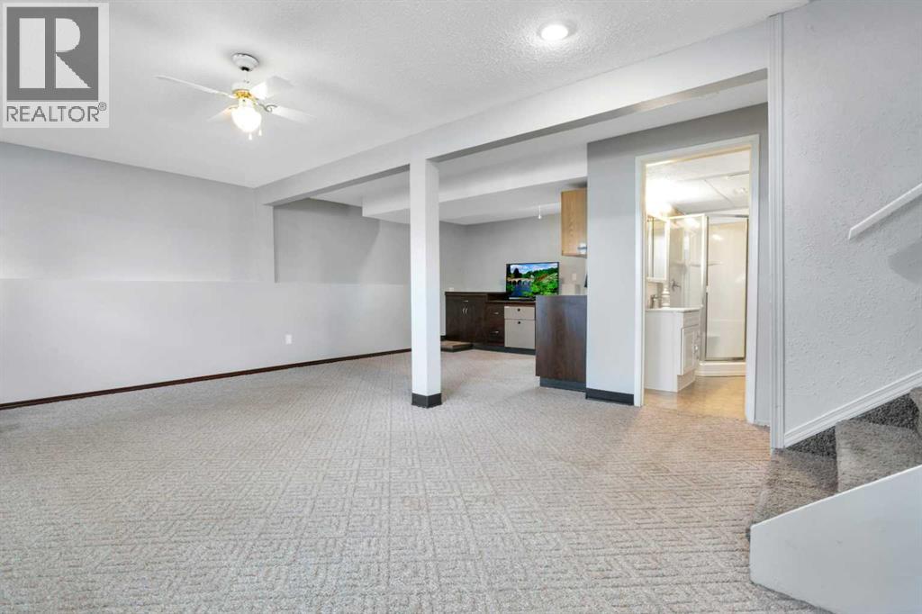 1 Mountain Place - 25