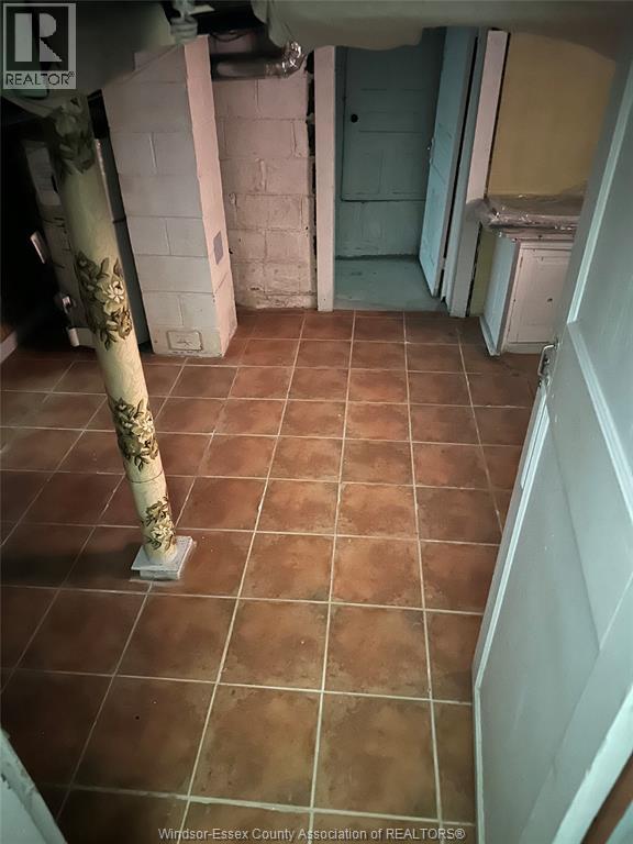 547 PIERRE AVENUE - 5