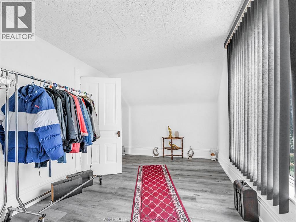 909 Mersea Road 10 - Image 32