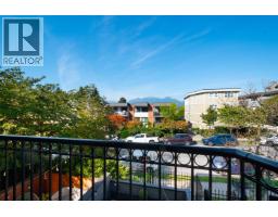 2048 Triumph Street, Vancouver, BC V5L1K8 Photo 19