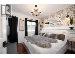 2048 Triumph Street, Vancouver, BC V5L1K8 Photo 9