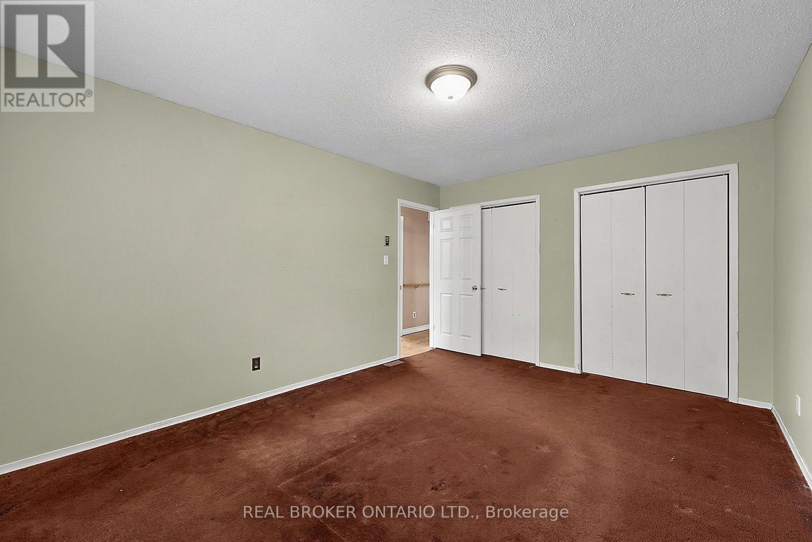 36 DUTCH SETTLERS COURT - 13