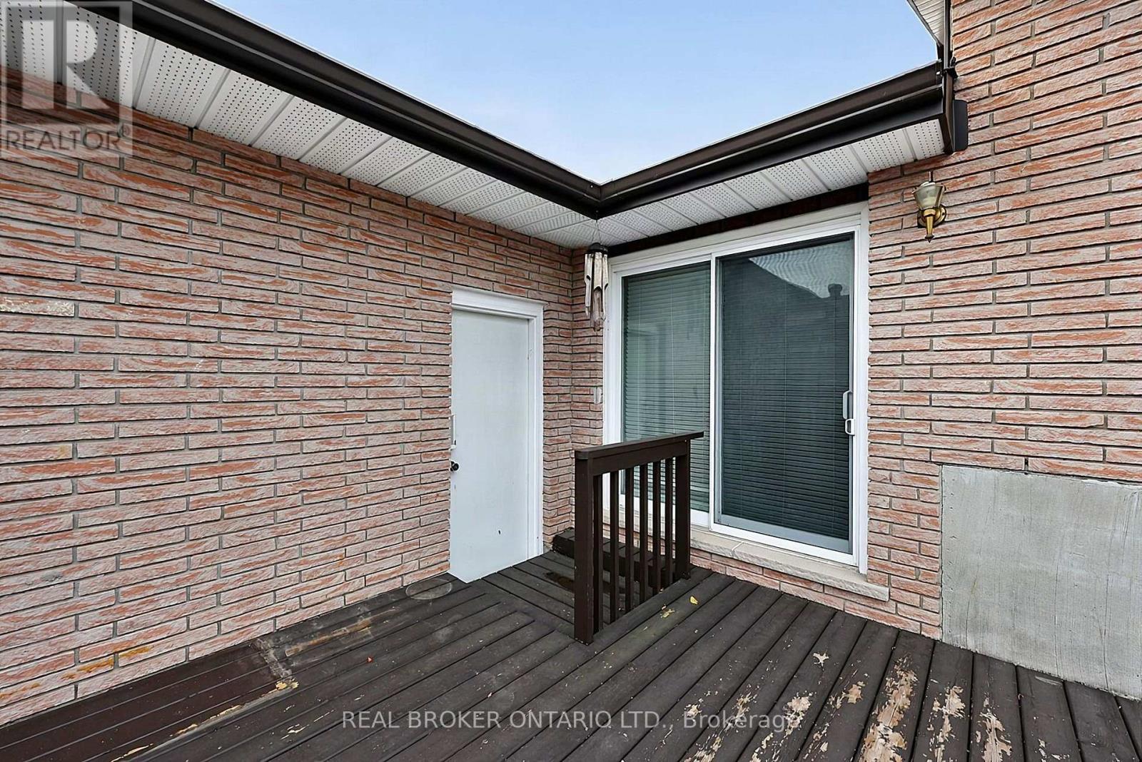 36 DUTCH SETTLERS COURT - 31