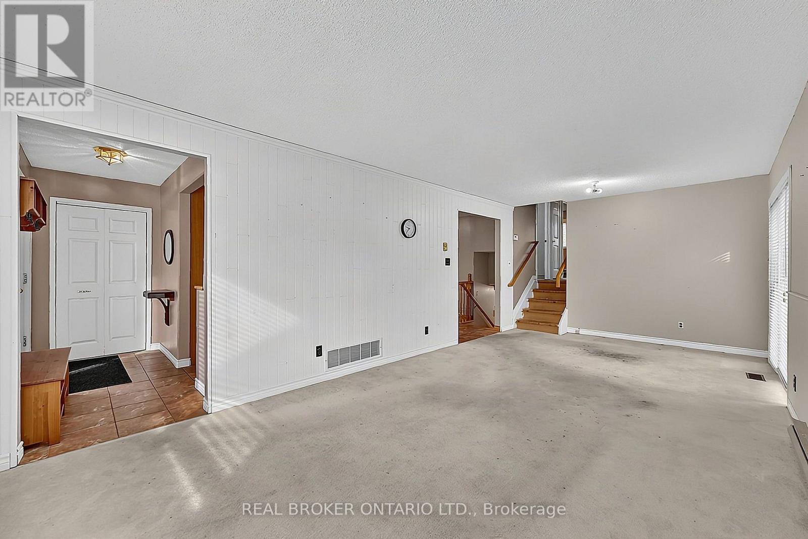 36 DUTCH SETTLERS COURT - 6