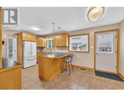 Family room - 36 Dutch Settlers Court, East Gwillimbury, ON L9N1M2 Photo 8