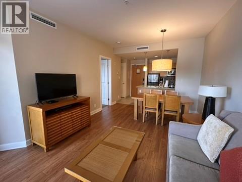 #209 15 PARK Place - 6