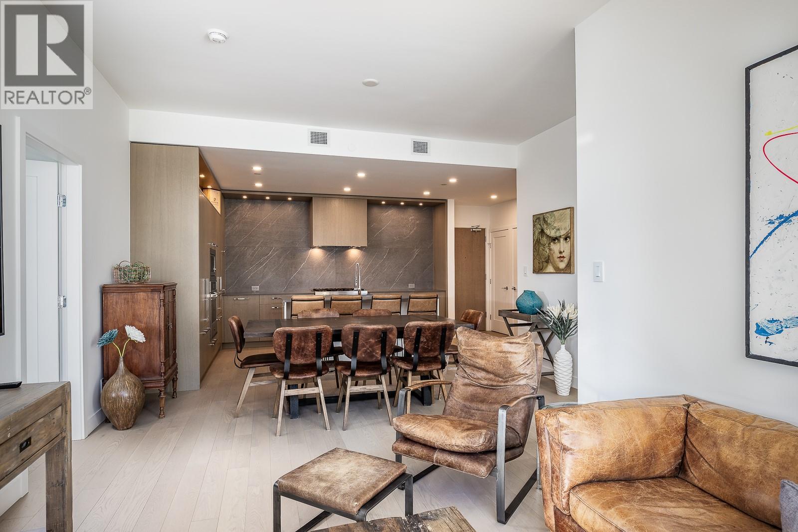 413 3389 Lakeshore Road, Kelowna