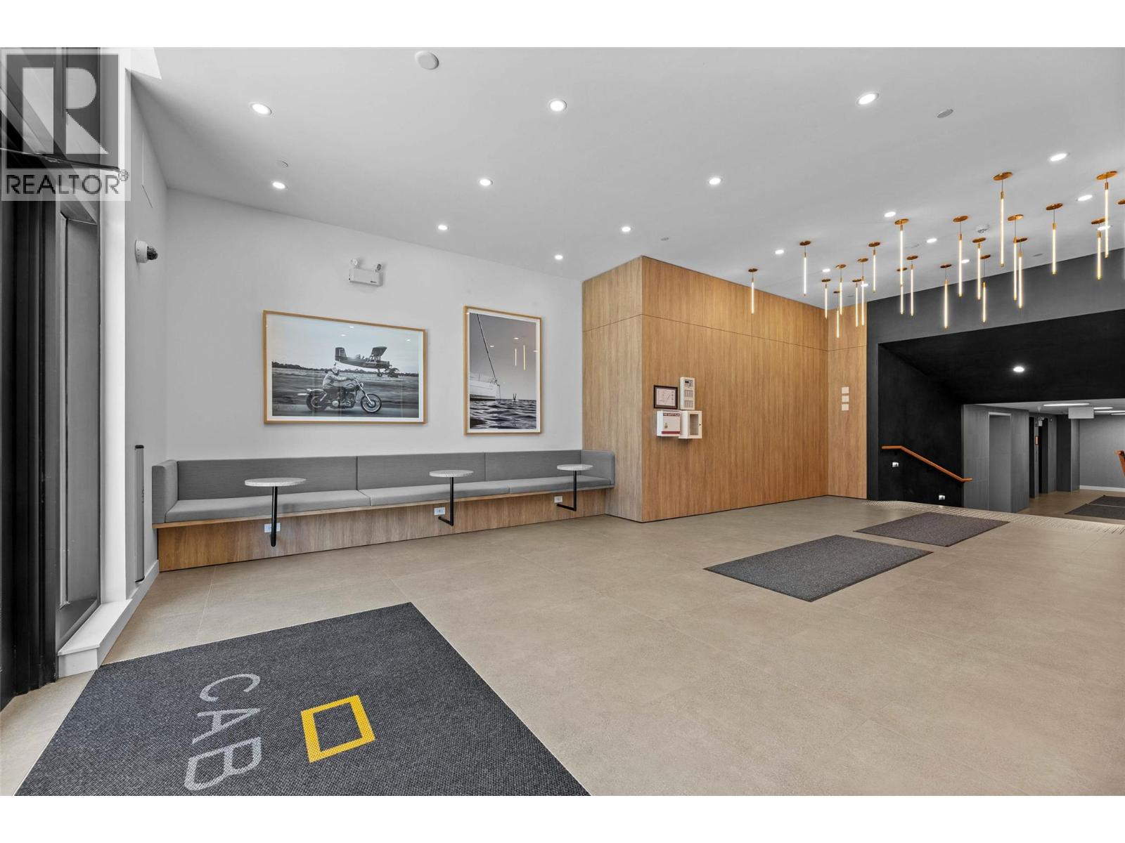 413 3389 Lakeshore Road, Kelowna