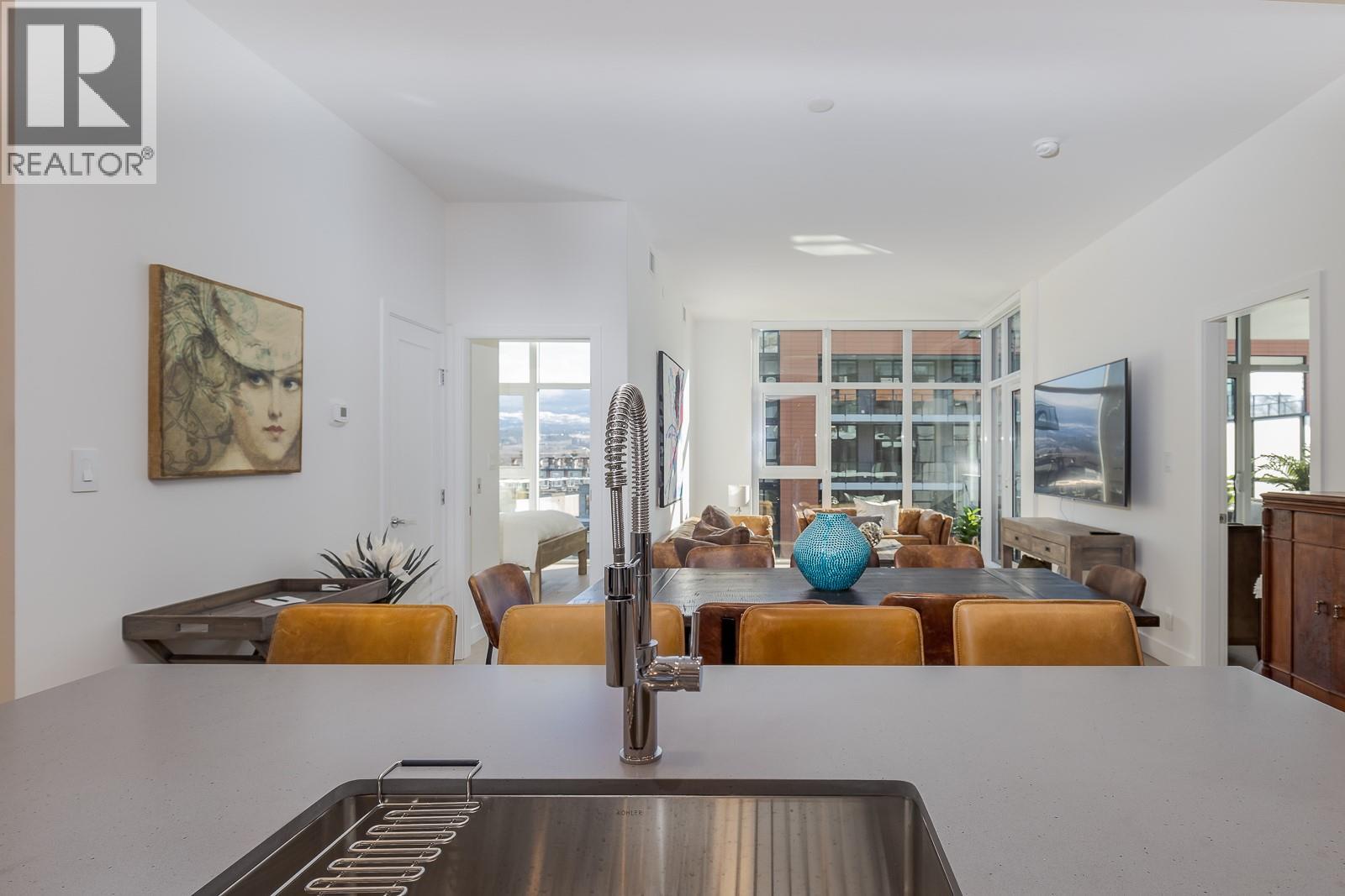 413 3389 Lakeshore Road, Kelowna