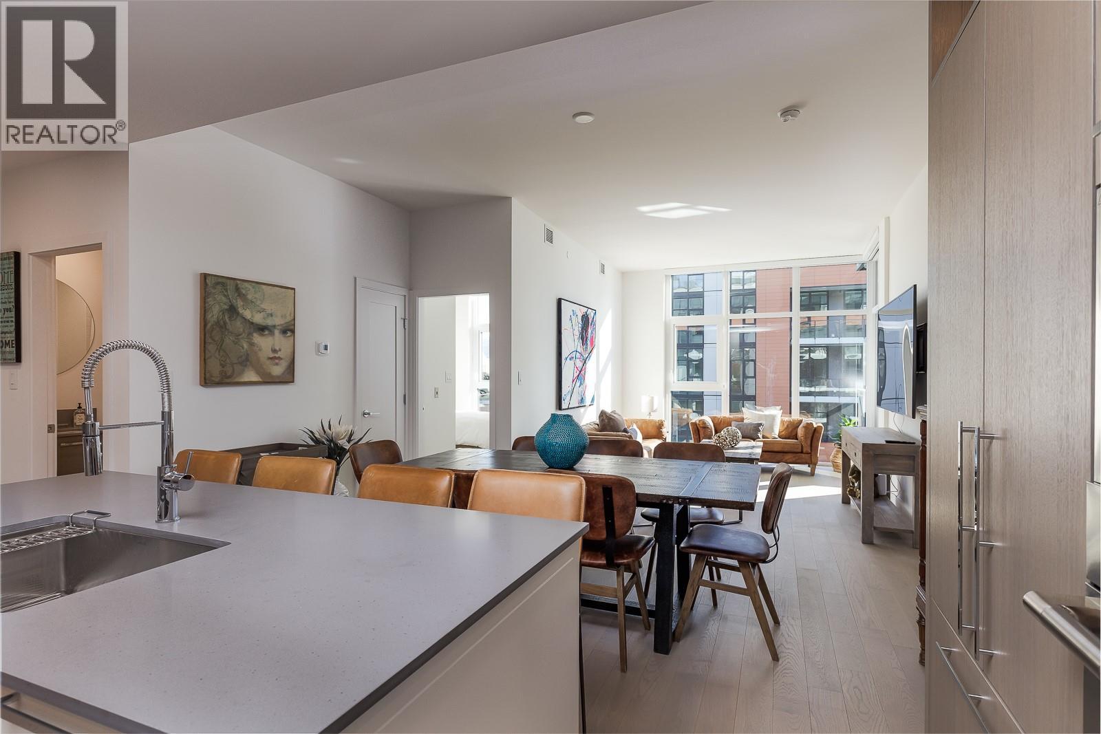 #413 3389 Lakeshore Road - 9