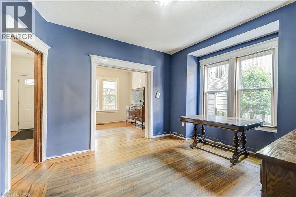 11 ELM Street - Image 11