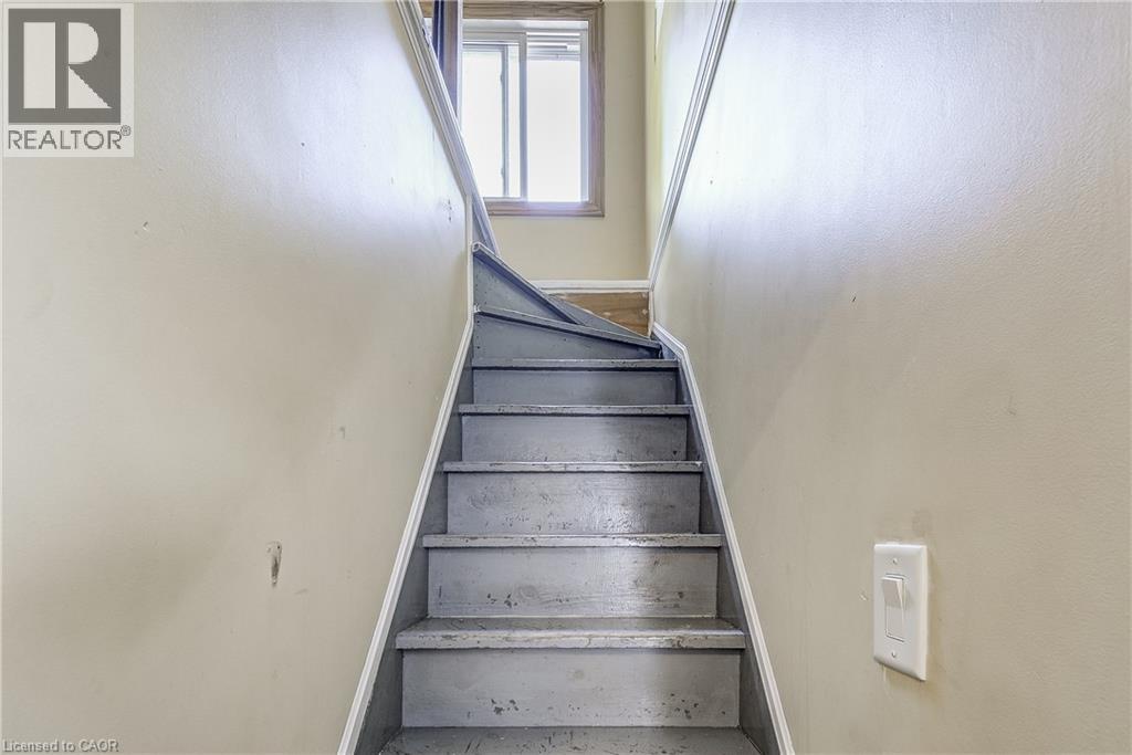 11 ELM Street - Image 23