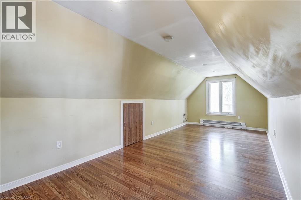 11 ELM Street - Image 24