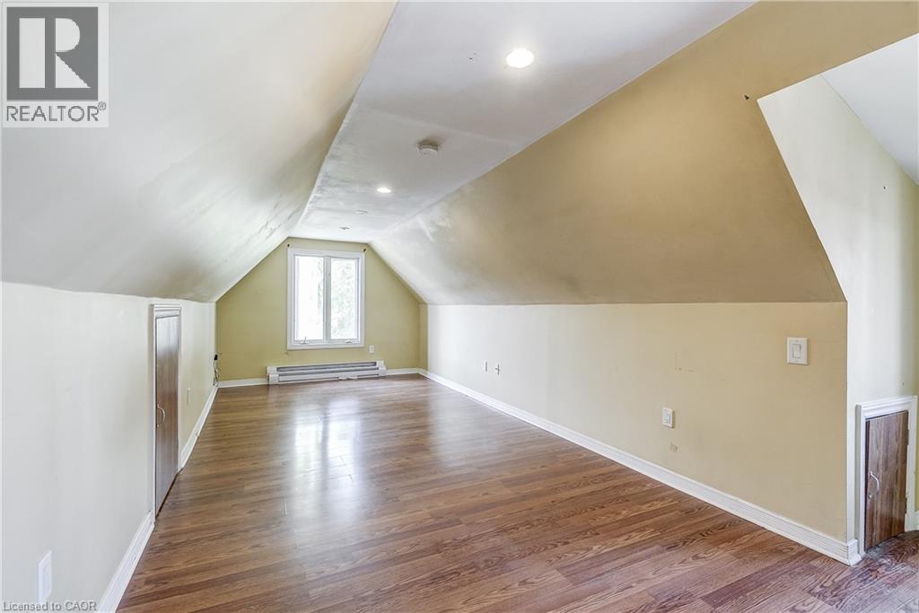 11 ELM Street - Image 25