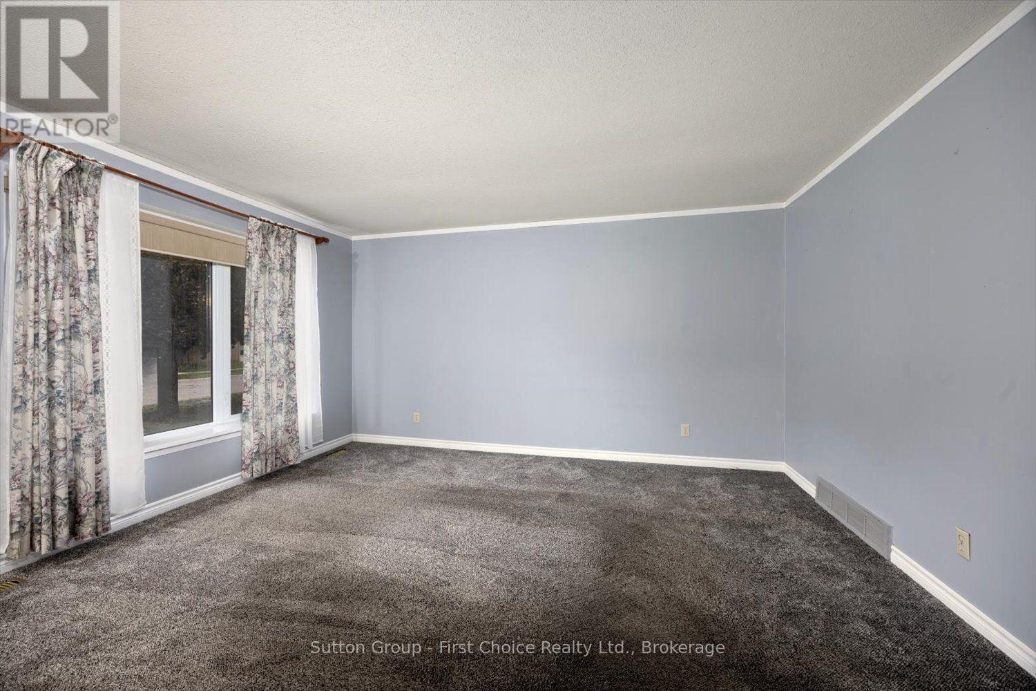 8 SARGINT STREET - 10
