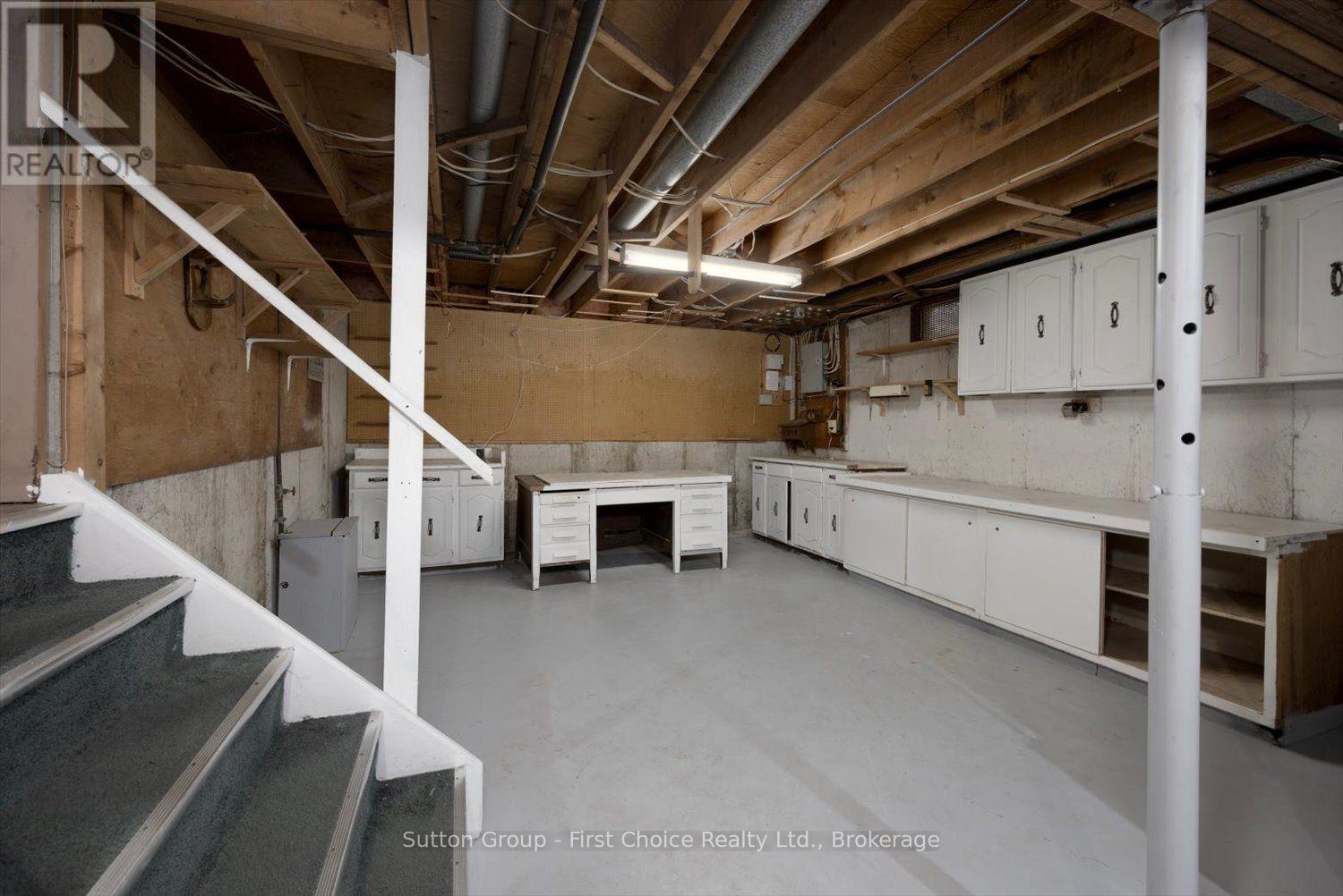 8 SARGINT STREET - 22