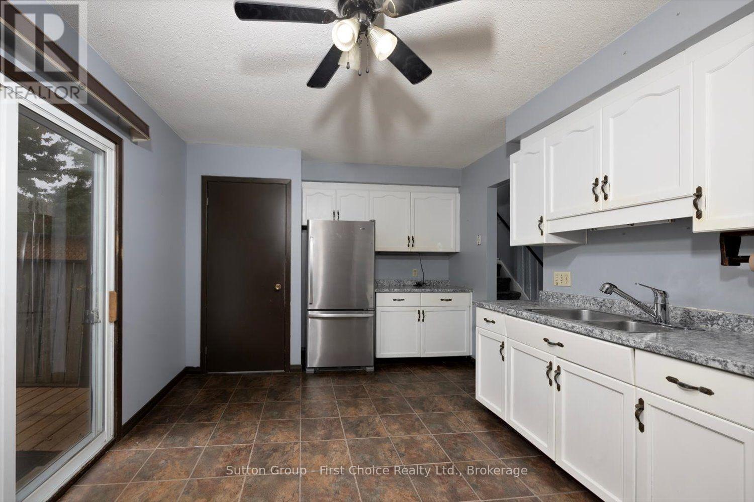 8 SARGINT STREET - 6