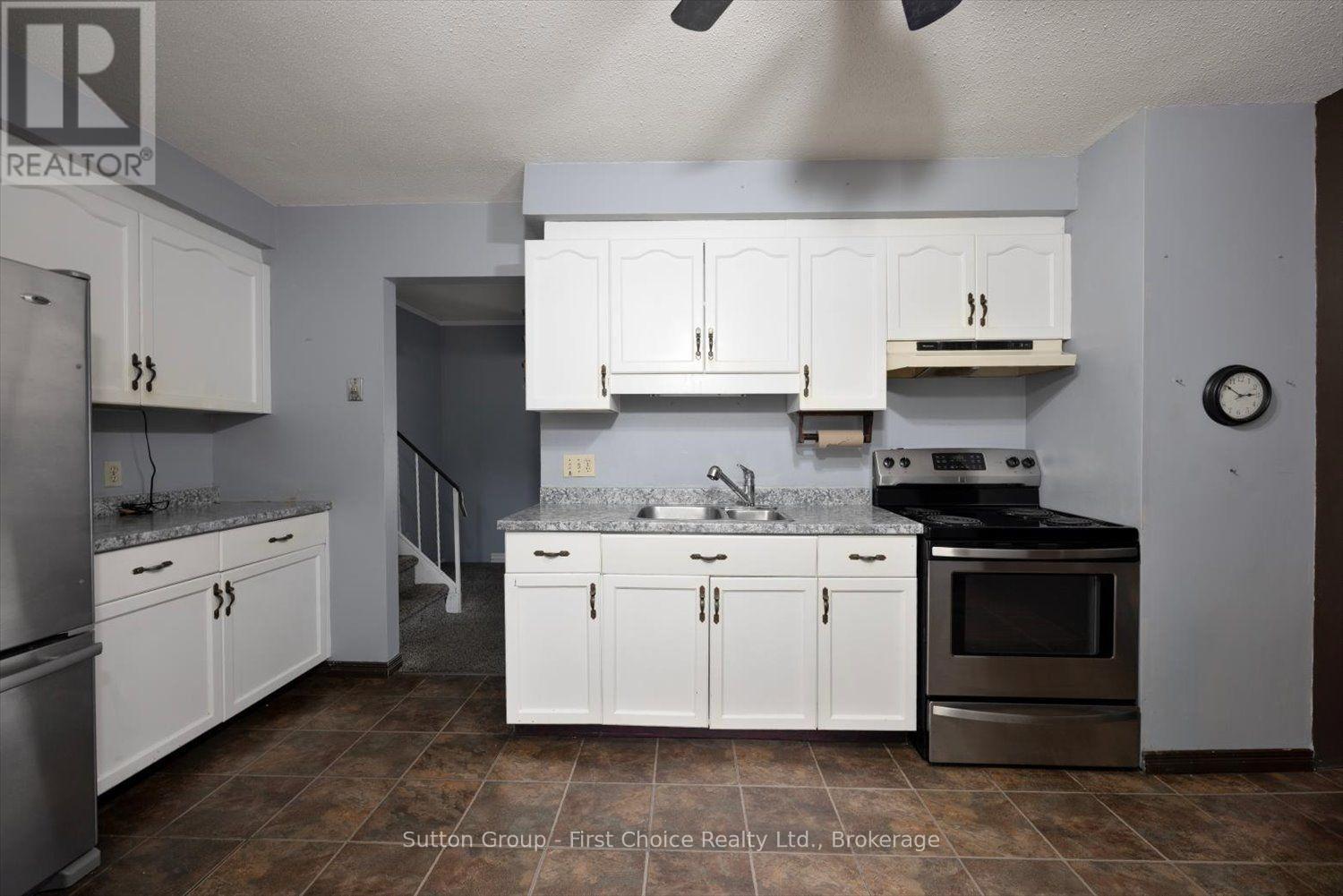 8 SARGINT STREET - 8