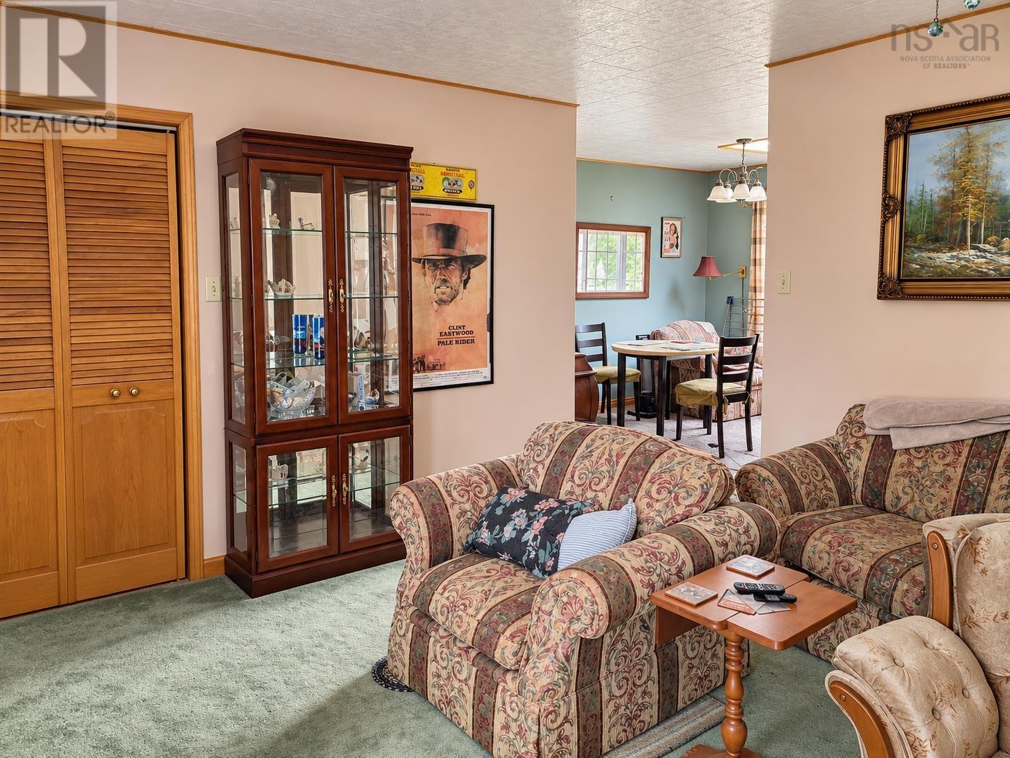 9150 Highway 14 - 30