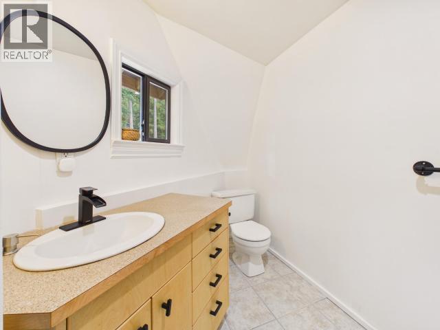 Photo 33 of 73