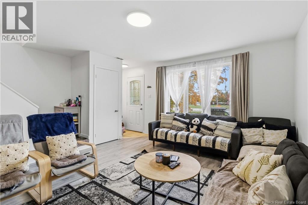 275-279 Ayer Avenue - Image 4