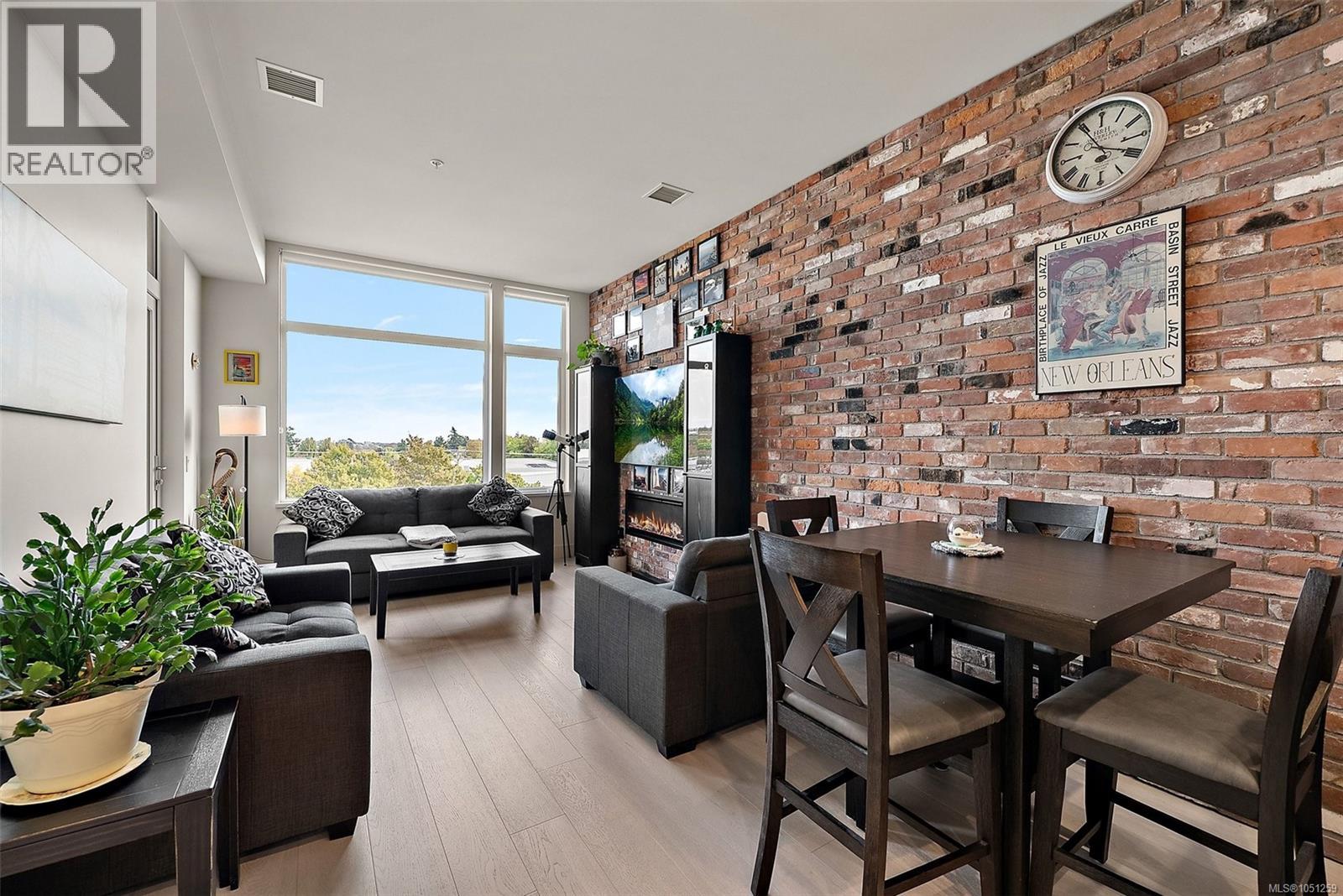 #404 1216 Carlisle Ave - 3