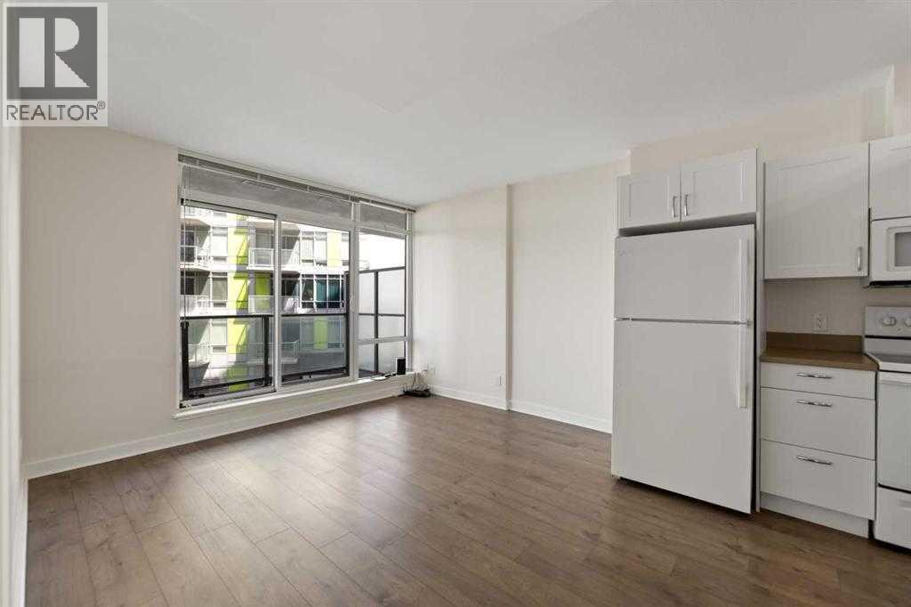 #410 10 Brentwood Common NW - 15
