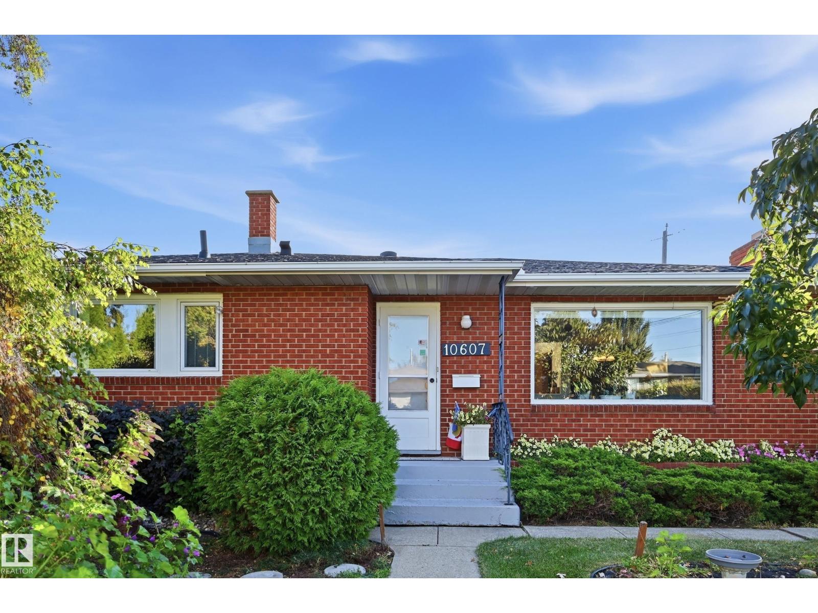 10607 74 ST NW - 1