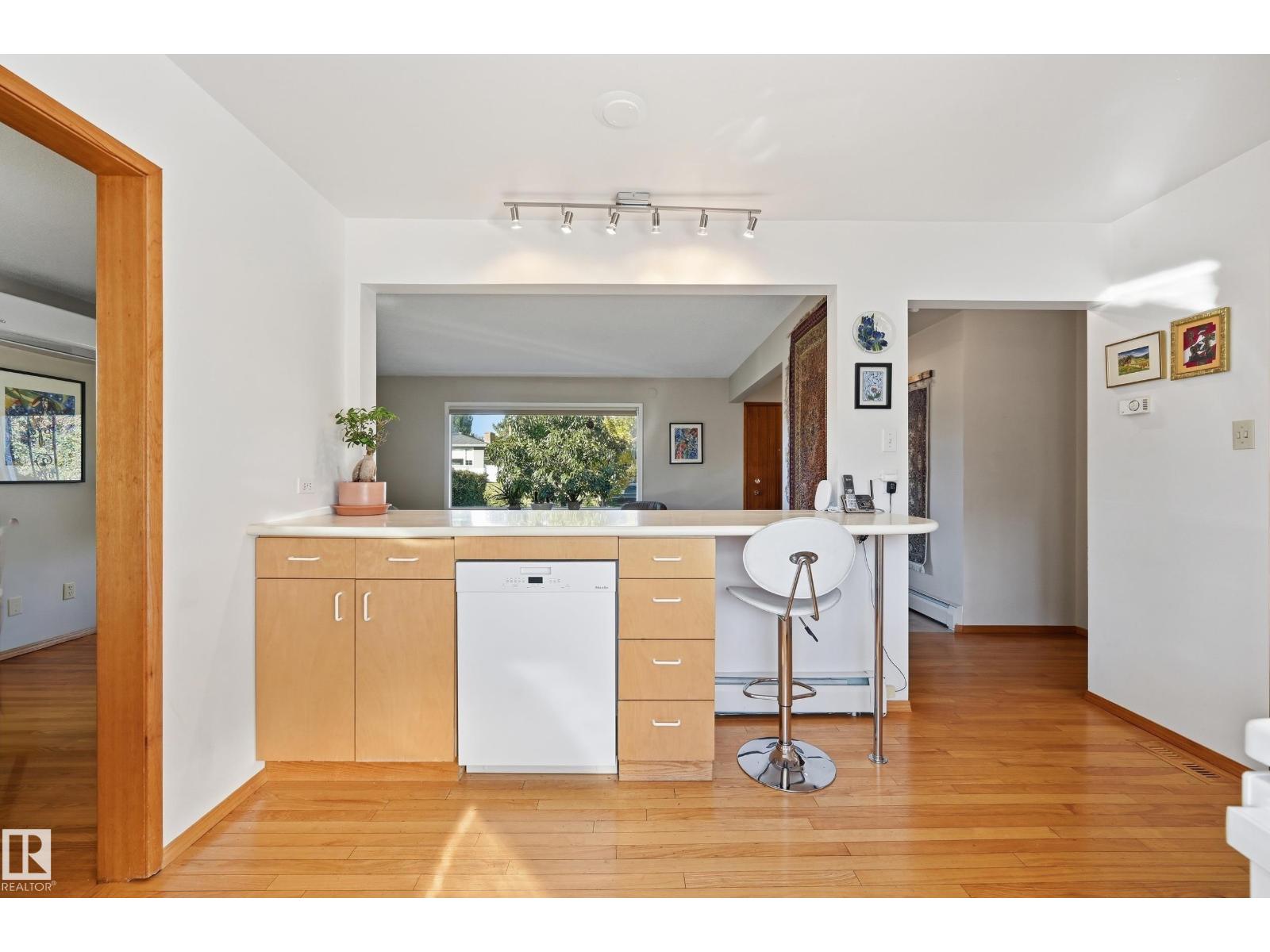 10607 74 ST NW - 11