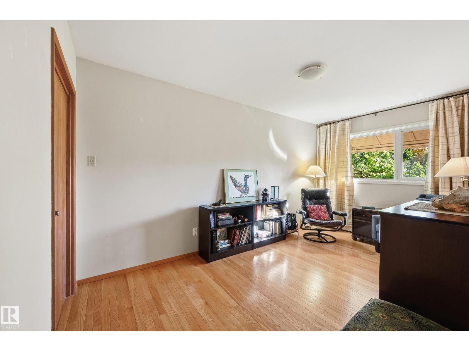 10607 74 ST NW - Image 14