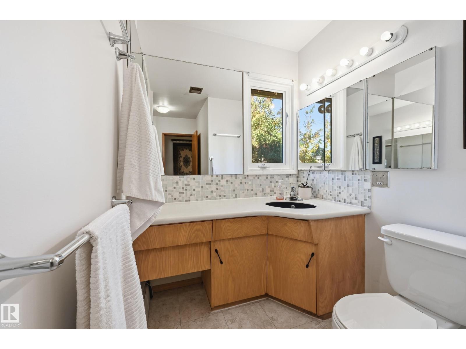 10607 74 ST NW - Image 17