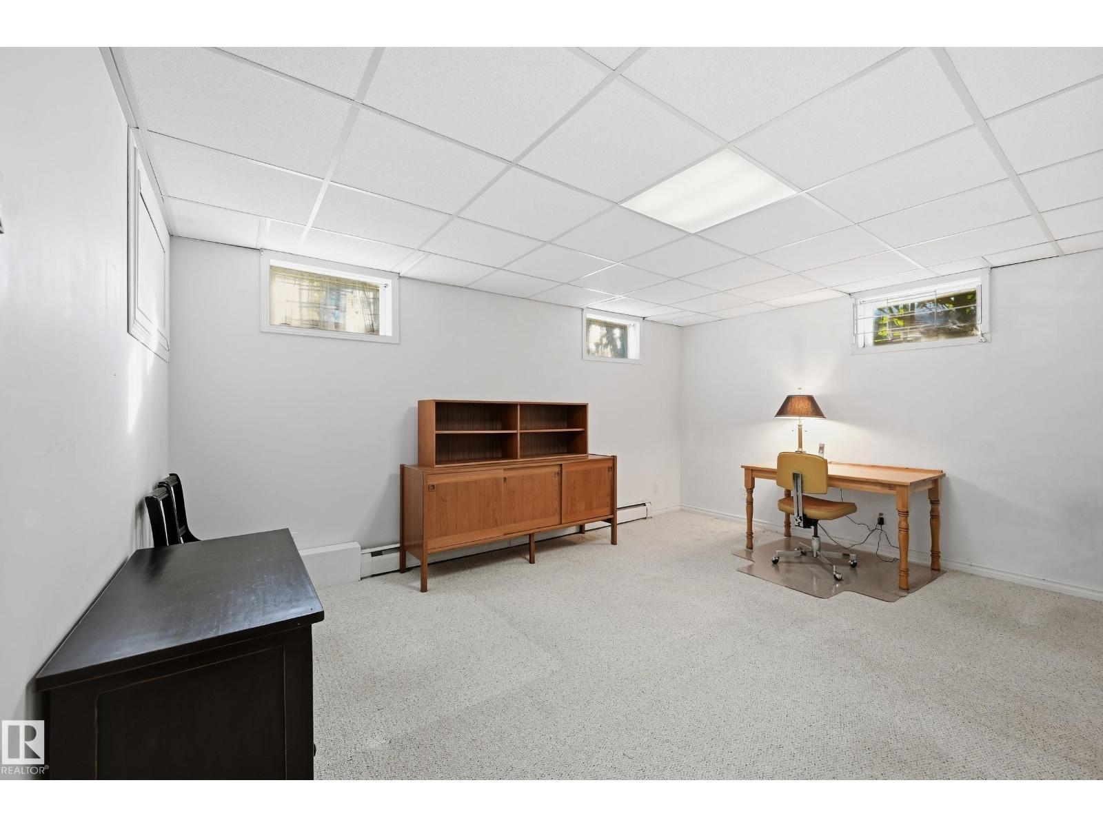 10607 74 ST NW - Image 23
