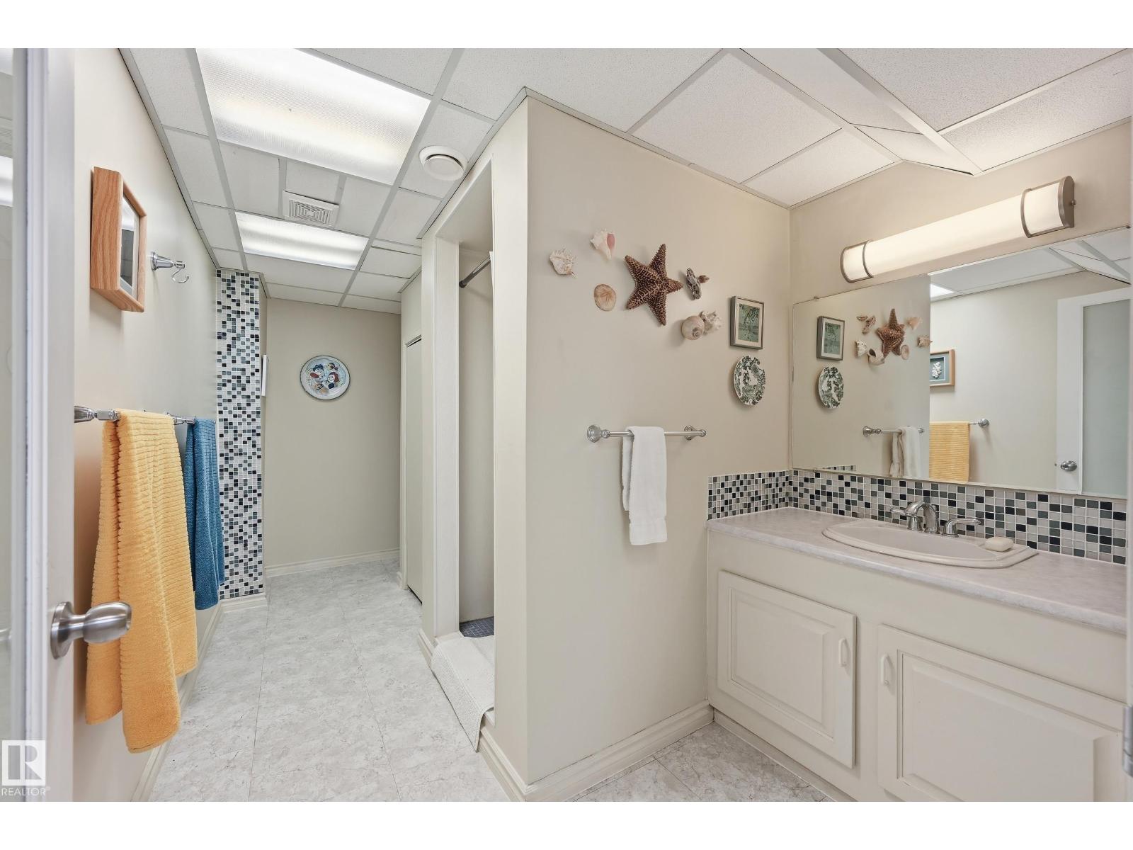 10607 74 ST NW - 26