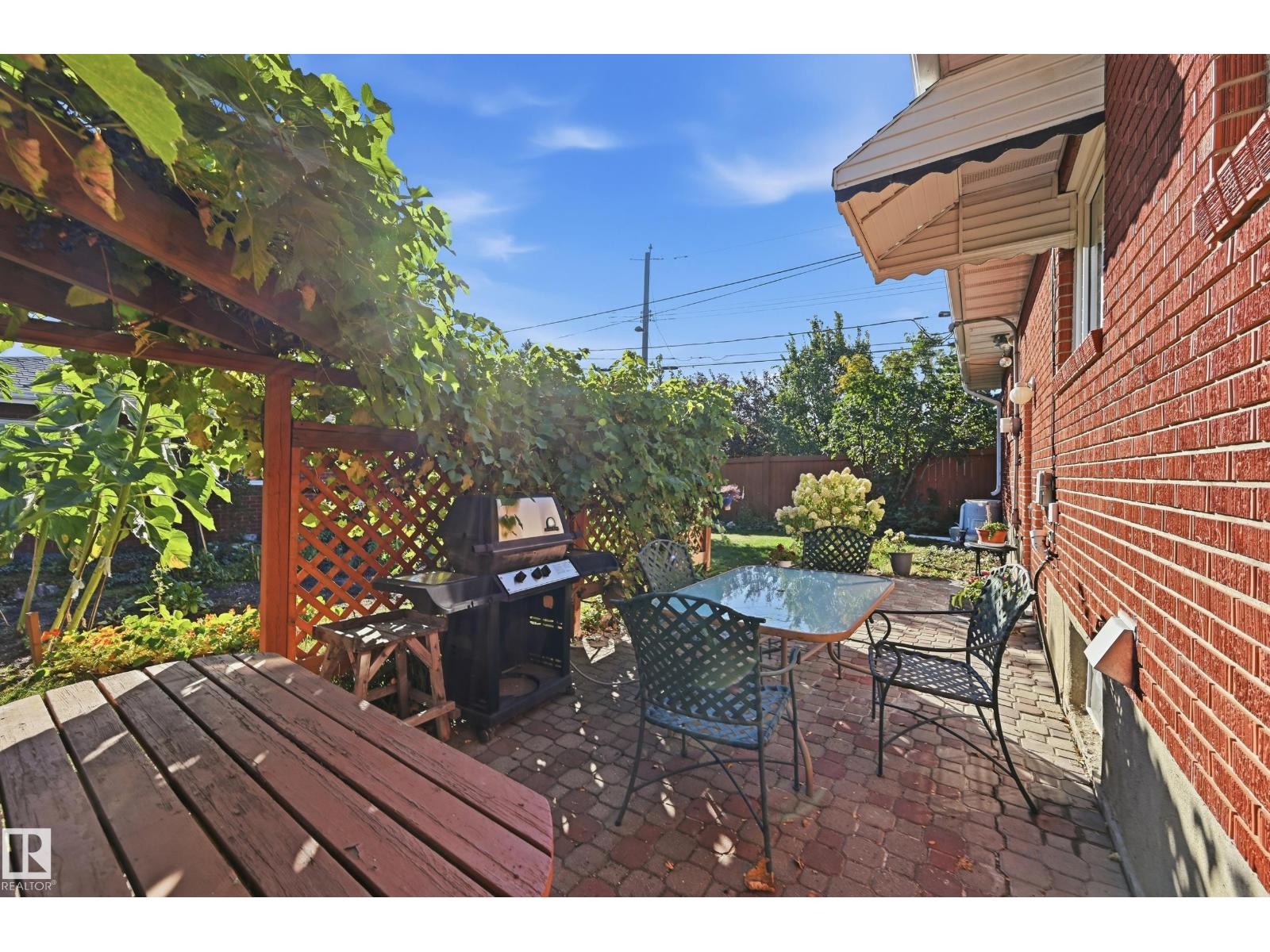 10607 74 ST NW - Image 28