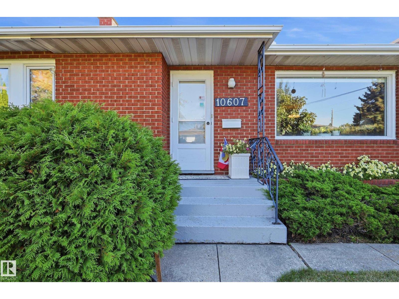 10607 74 ST NW - 33