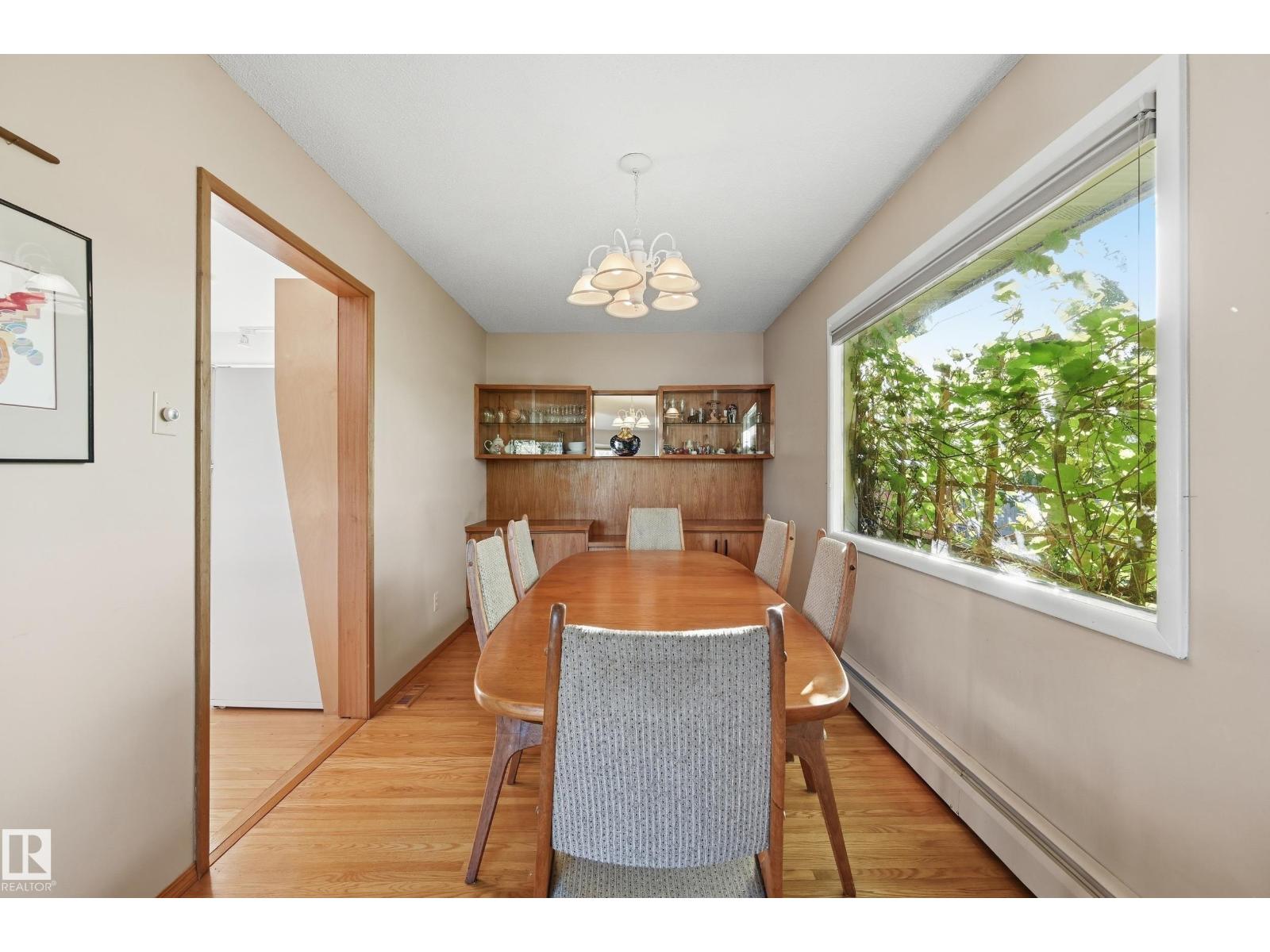 10607 74 ST NW - 6