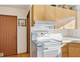 Games room - 10607 74 St Nw, Edmonton, AB T6A2Y6 Photo 10