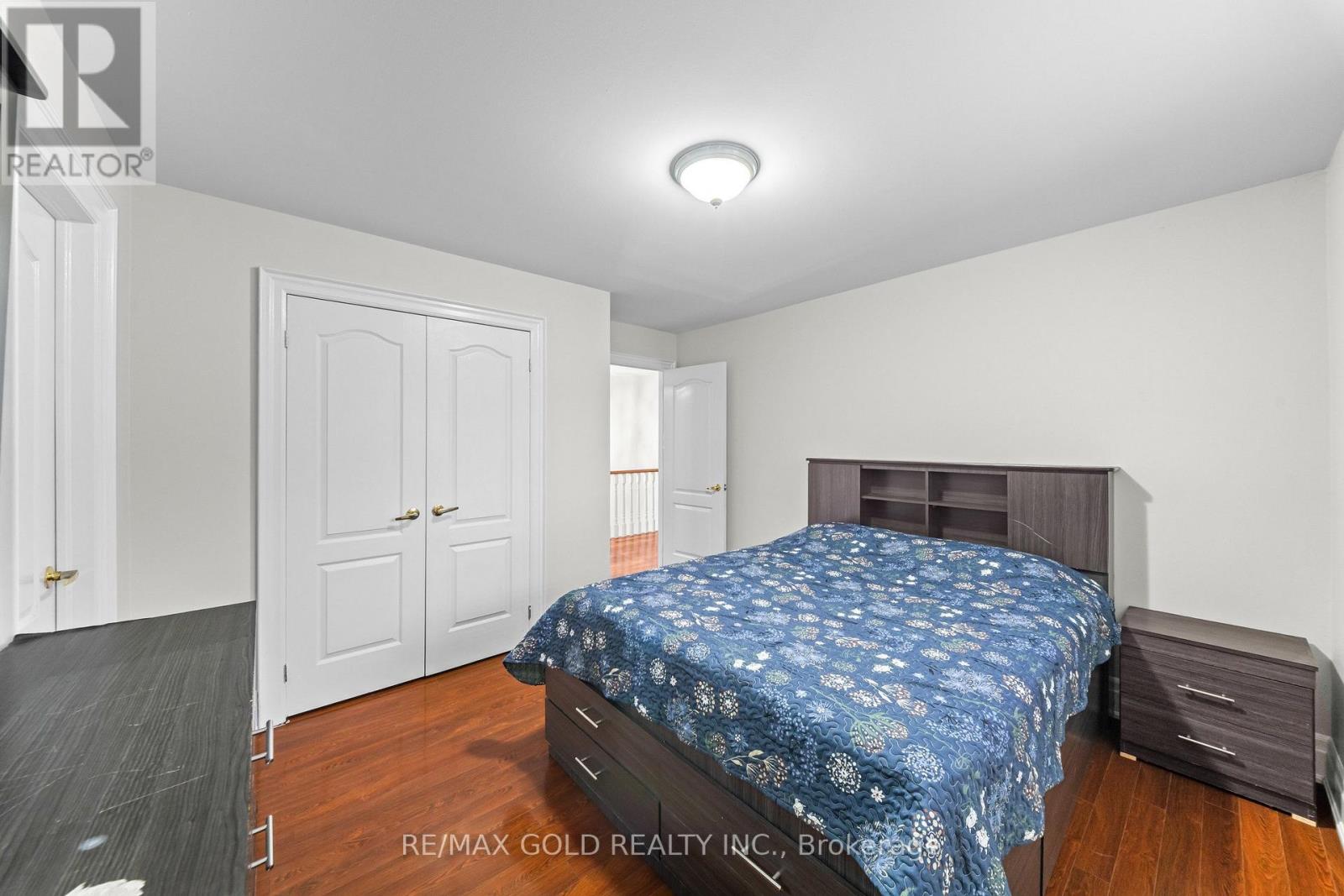 16 REGIS CIRCLE - Image 20