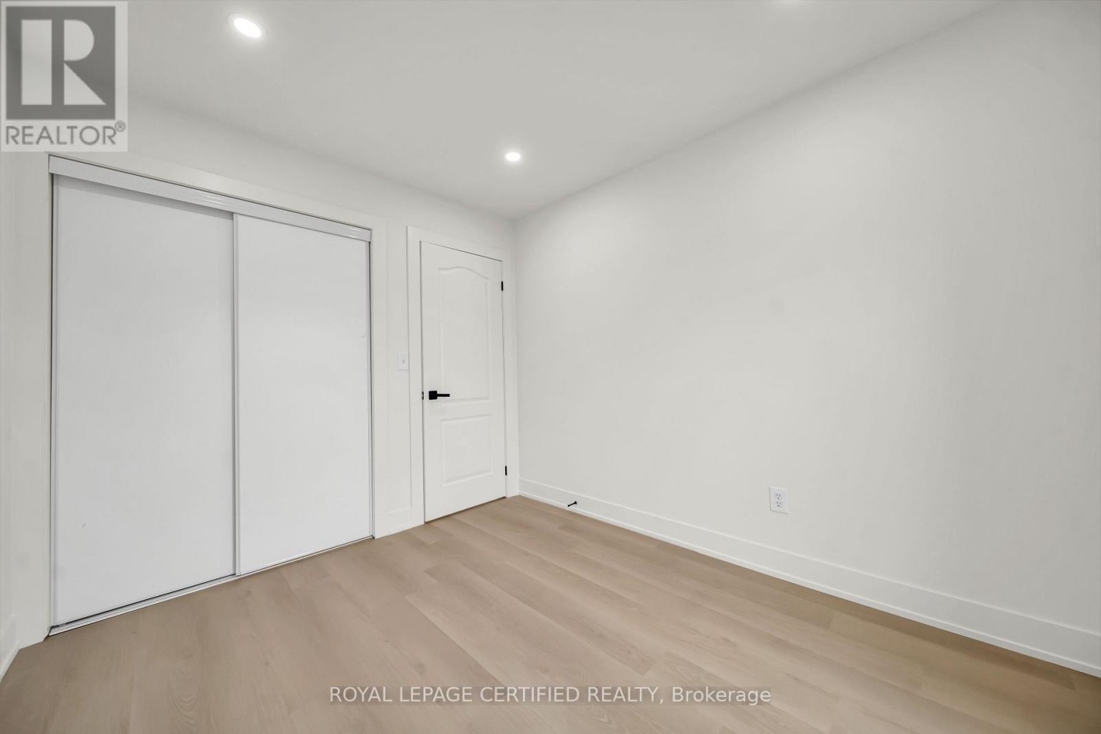 3864 COACHMAN CIRCLE - Image 31