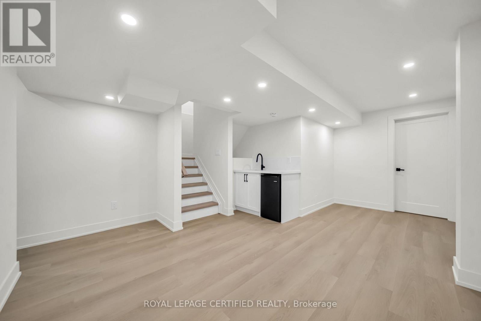 3864 COACHMAN CIRCLE - Image 37