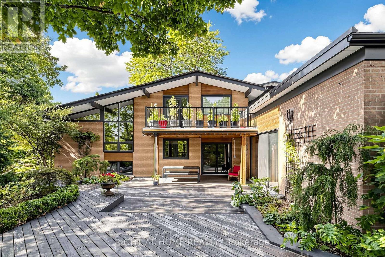 4 Grovetree Road, Toronto, ON photo 11